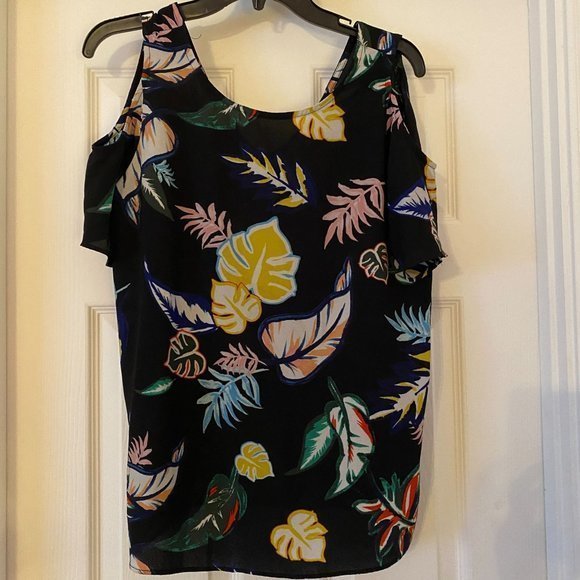 COLD SHOULDER TOP SIZE M - Picture 2 of 6